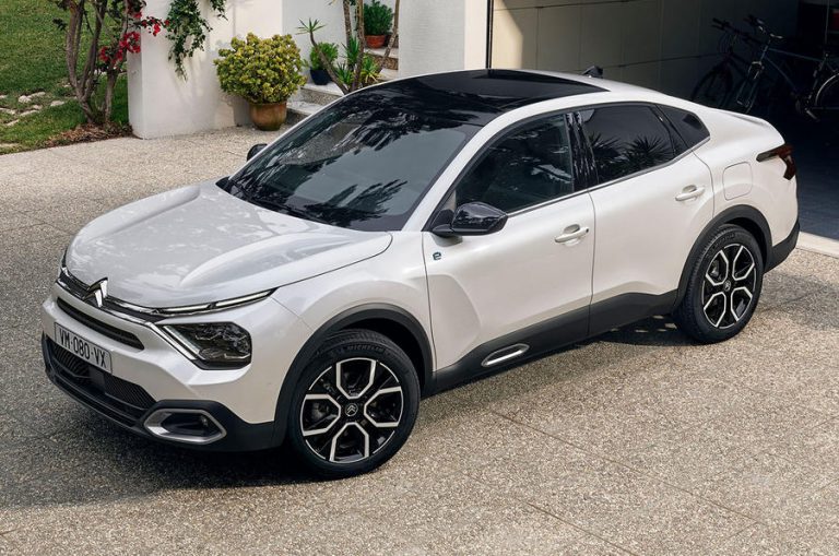 Citroen prezentē jaunā stilā veidotu “C4 X” un “e-C4 X” modeli
