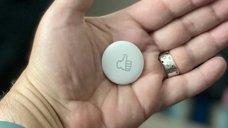 Turpinoties lielam pieprasījumam pēc Apple AirTag, varētu tikt izlaists uzlabots modelis