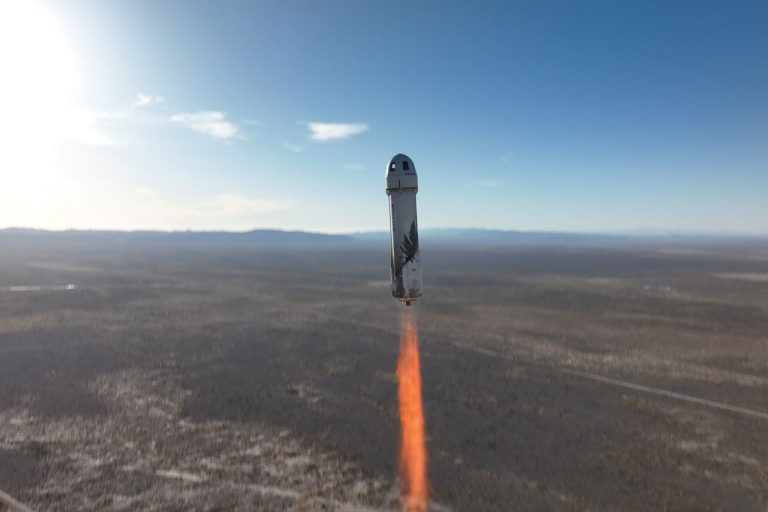 “Blue Origin” veicis jau piekto komerciālo misiju kosmosā