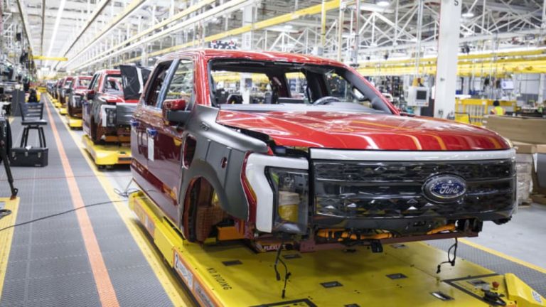Ford jau šobrīd nodrošinājies ar bateriju piegādes līgumiem, lai ražotu 600 tūkstošus elektroauto gadā