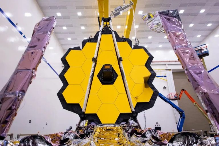 Džeimsa Veba kosmiskais teleskops ir aprīkots ar 68 GB lielu SSD atmiņu