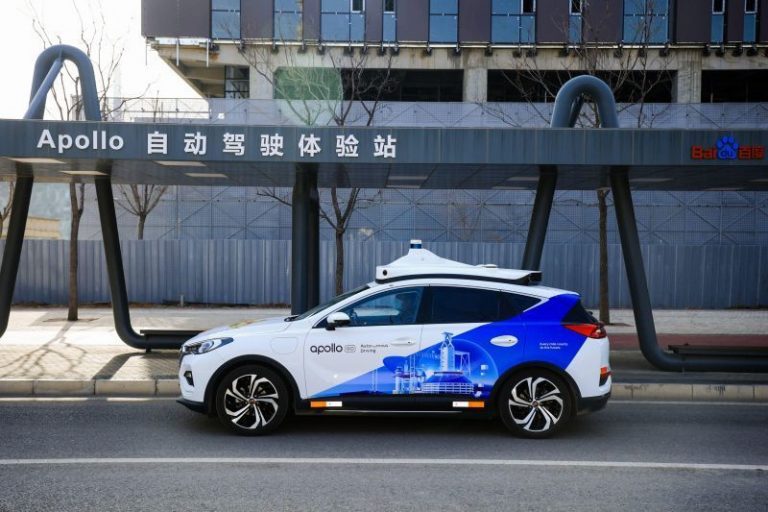 Sistēmas kļūme paralizē “Baidu” pašbraucošos taksometrus