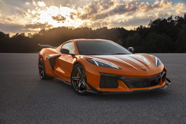 Chevrolet strādā pie elektriska Corvette sporta auto
