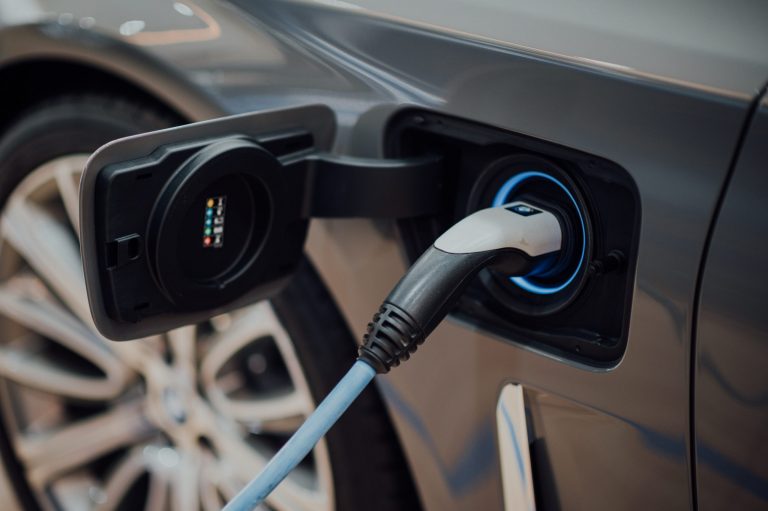 Kā gūt priekšstatu par to vai elektroauto nomaiņa uz iekšdedzes dzinēja automašīnu atmaksātos – Evchart.lv