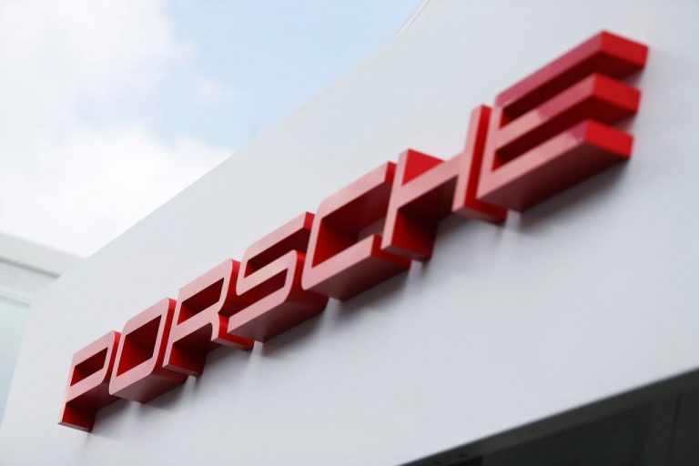 Porsche izveido jaunu nodaļu, lai attīstītu automatizētās braukšanas funkcijas