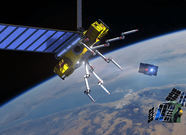 Nākamgad orbītā plānots palaist robotus, kuri vāks kosmosa atkritumus