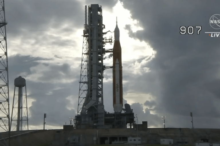NASA pēdējā brīdī atliek ilgi gaidīto Mēness misiju “Artemis I”