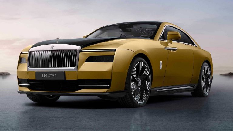 Šodien pasūtīts elektriskais Rolls-Royce Spectre būs jāgaida līdz 2025. gadam