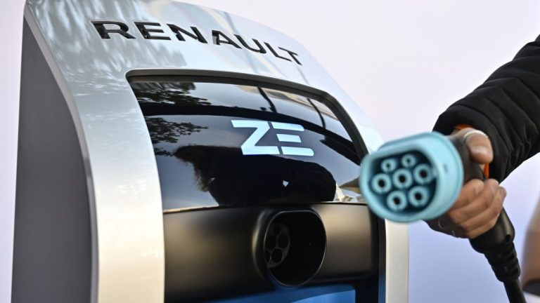 Renault mērķē uz masveidīgu elektroauto akumulatoru pārstrādi nākotnes ražošanas vajadzībām