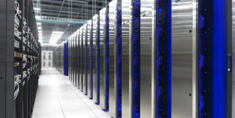 Tesla veidotais superdators Dojo pamanījies pārtraukt elektrības padevi Paloalto