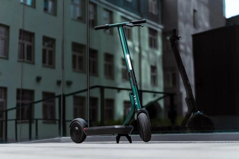 Äike piedāvā pirmo elektrisko skrejriteni, kuru varēs automātiski atslēgt no attāluma