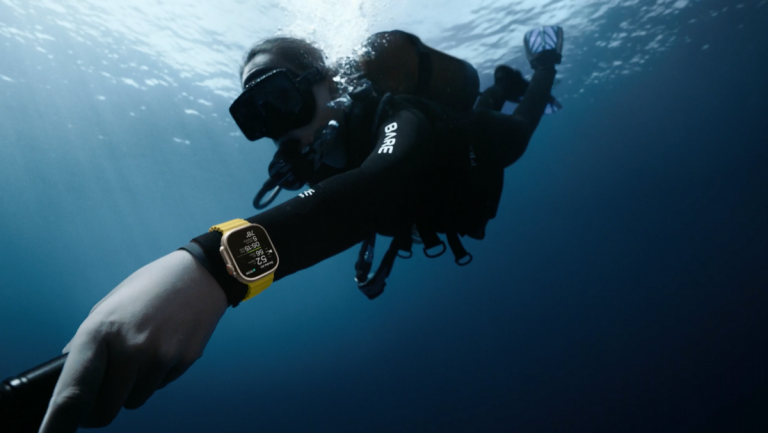 Apple Watch Ultra ar jauno Oceanic+ lietotni kļūst par niršanas datoru