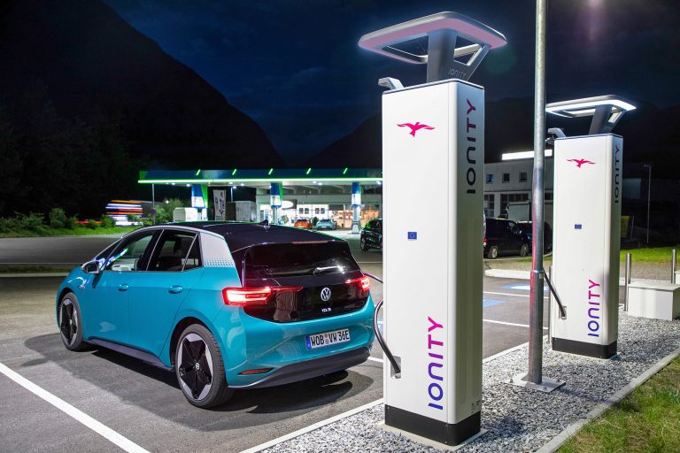 Volkswagen We Charge serviss – vai tiešām šajā dzīvē ir arī kaut kas lētāks?