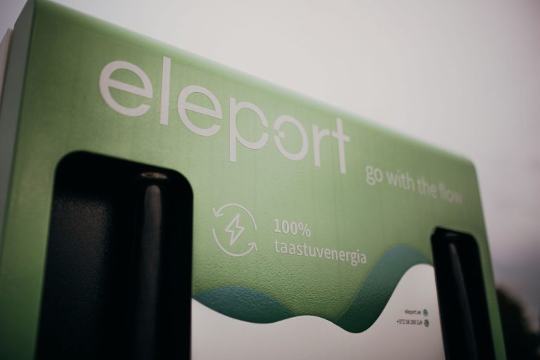 Eleport uzstādīs jaunas elektroauto uzlādes stacijas Rīgā, Saulkrastos un Siguldā