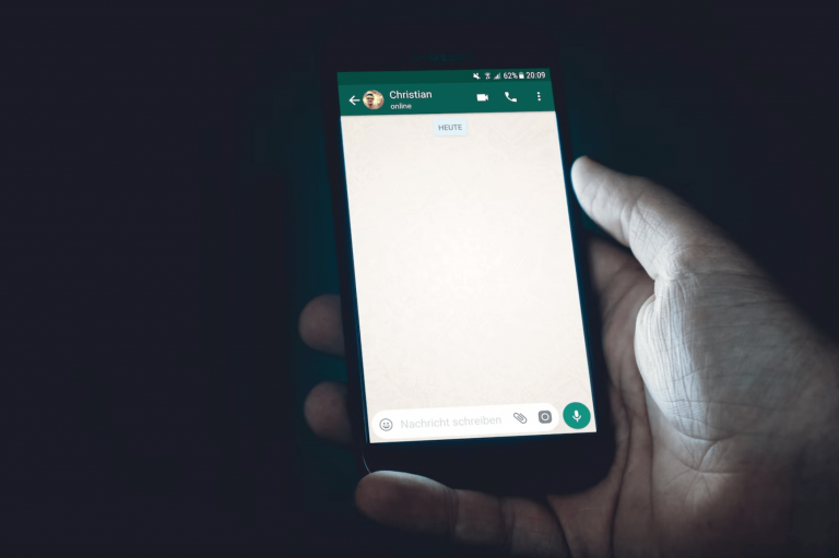 “WhatsApp” ļaus ērtāk nosūtīt ziņas pašam sev