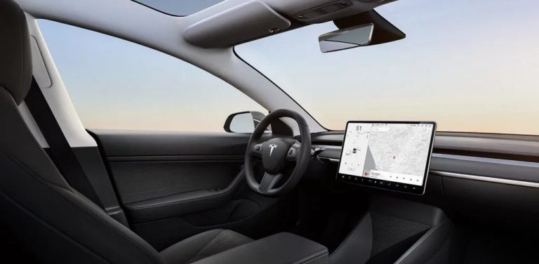 Tesla automašīnas drīzumā varētu saņemt Apple Music integrāciju