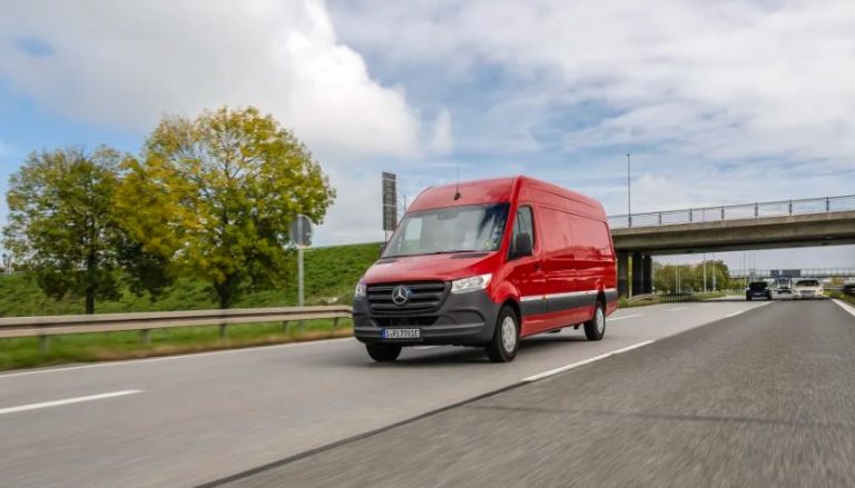 Mercedes eSprinter furgons testā nobrauc 475 kilometrus ar vienu uzlādi
