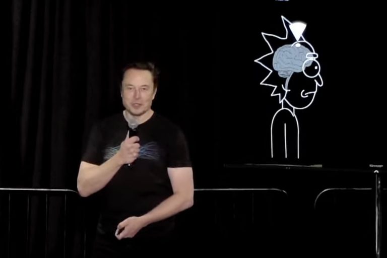 “Neuralink” nākamo 6 mēnešu laikā plāno implantēt čipu cilvēka smadzenēs