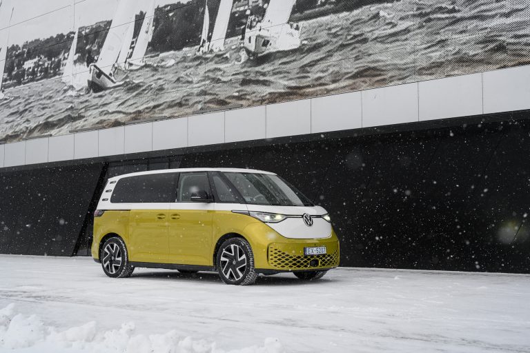 Jaunie Volkswagen ID. Buzz un ID. Buzz Cargo elektroauto jau ir ieradušies Latvijā