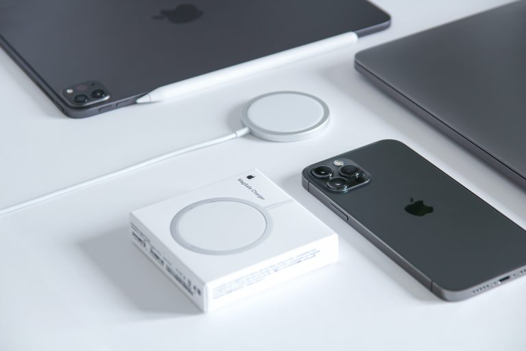 Arī Android varētu tikt pie vienota MagSafe-tipa lādētāja
