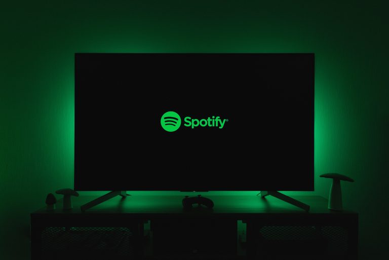 Arī “Spotify” ekonomisko izaicinājumu iespaidā atlaidīs daļu darbinieku