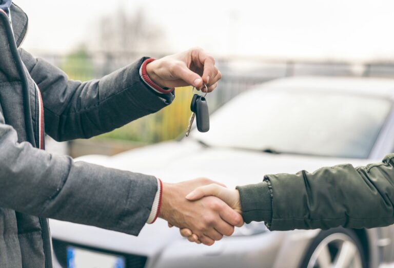 Lietotu auto pircējiem turpmāk būs jāsniedz ziņas VID