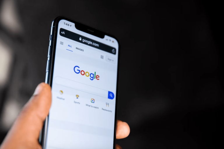 “Google” piesaka spēcīgu konkurenci “ChatGPT” un izziņo AI čatbotu “Bard”