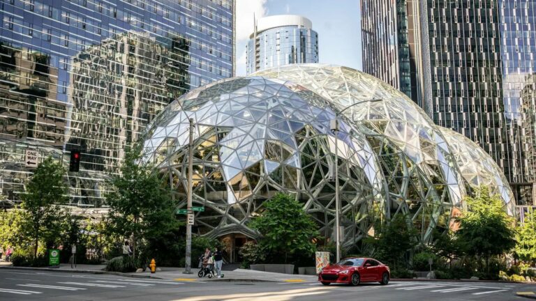 Amazon darbiniekiem no 1. maija būs obligāti jāatgriežas birojos