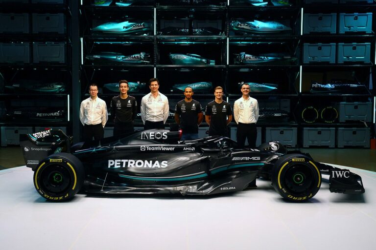 Qualcomm šķiras no Ferrari un noslēdz jaunu sadarbību ar Mercedes F1 komandu