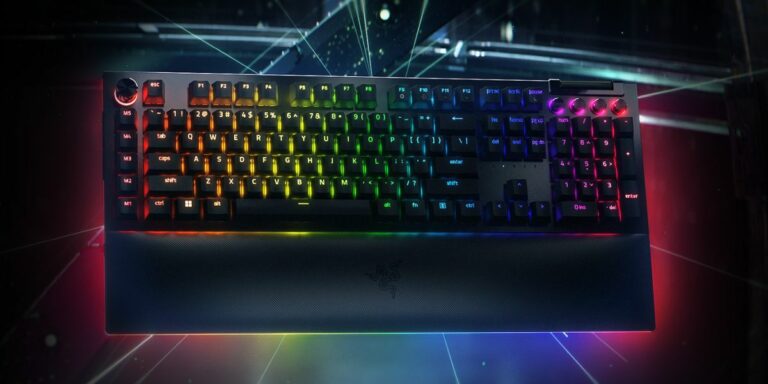 Razer izziņo savas ikoniskās BlackWidow mehāniskās tastatūras jauno versiju