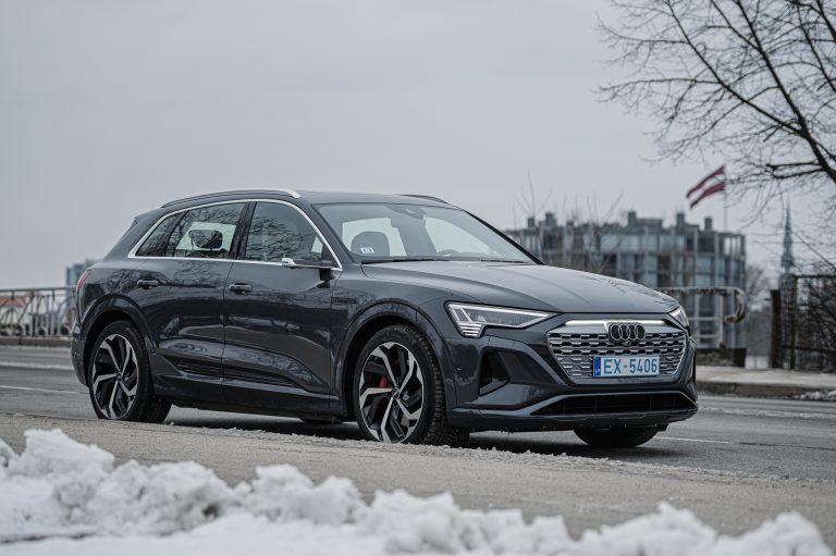 Ar vienu uzlādi līdz 600 km – jaunie Audi Q8 e-tron un Q8 Sportback e-tron modeļi jau Latvijā