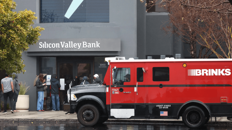 “First Citizens” iegādājas sabrukušo “Silicon Valley Bank”