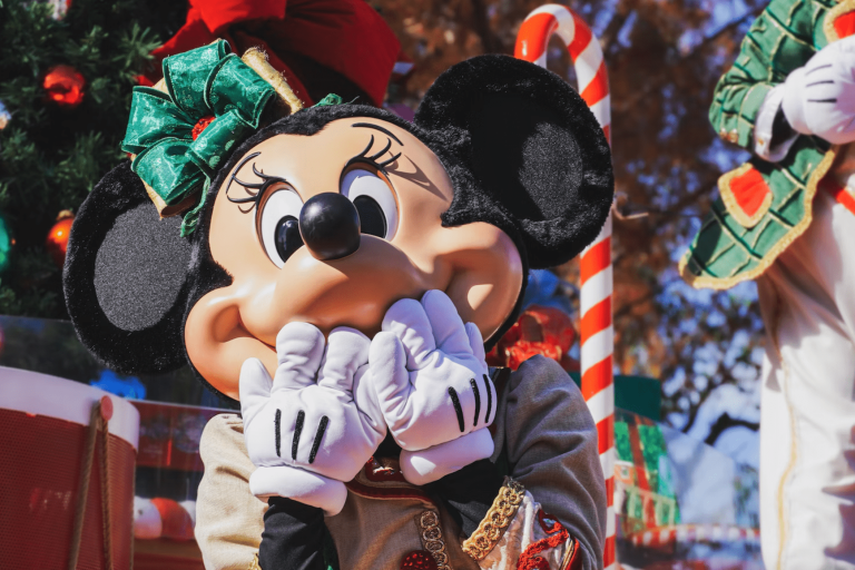 “Disney” likvidē savu metaversa nodaļu un kopumā atlaidīs 7000 darbinieku