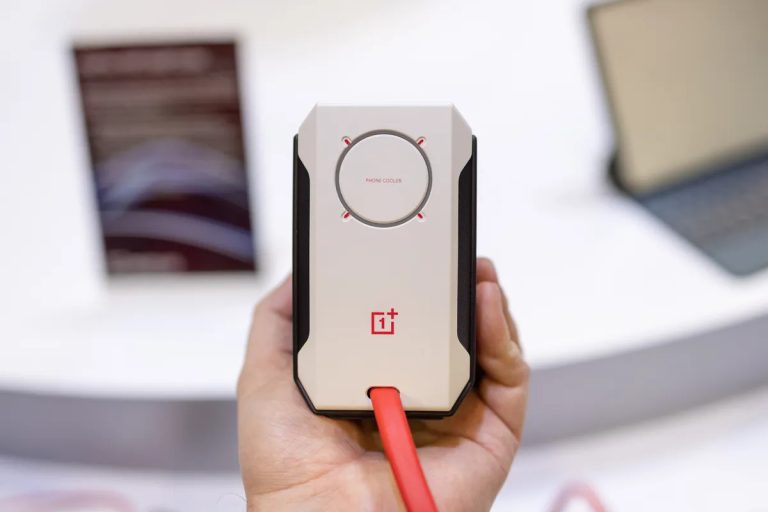 OnePlus plāno piedāvāt škidruma dzeses iekārtu viedtālruņiem