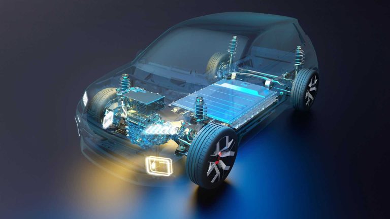 Renault 5 elektroauto ieradīsies nākamgad, ražotājs sola zemākas ražošanas izmaksas
