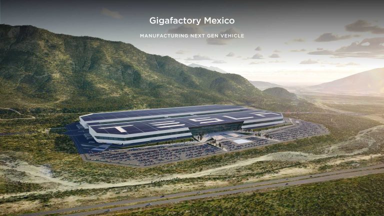 Tesla iepauzē rūpnīcas projektu Meksikā un gaida ASV prezidenta vēlēšanu rezultātus
