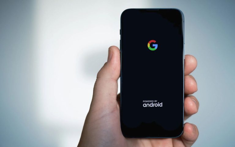 Pebble viedpulksteņa autors tagad veido mazāka izmēra Android viedtālruni