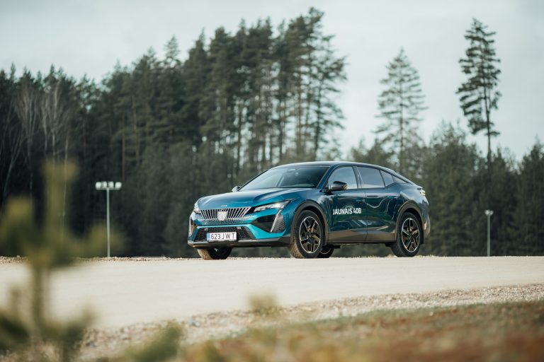 Peugeot 408 apskats – ko francūži ar to domāja?