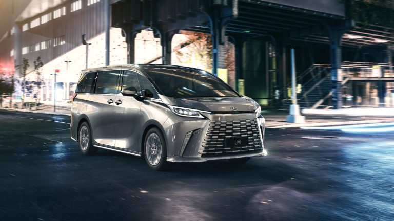 Lexus iepazīstina ar pilnīgi jauno luksusa minivenu Lexus LM