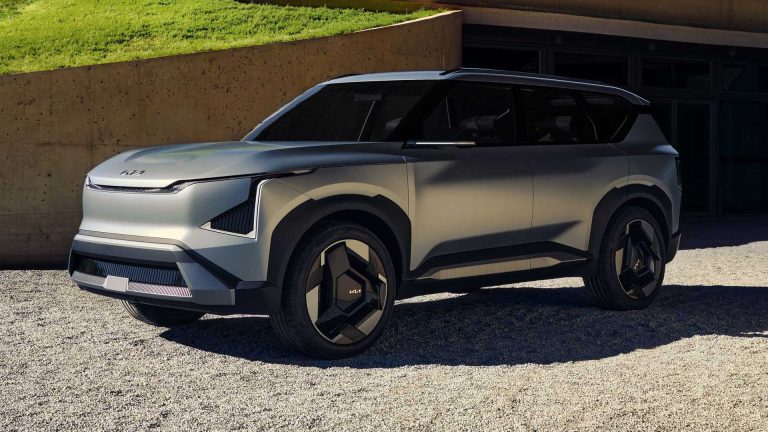 KIA šogad oficiāli prezentēs vēlvienu EV saimes elektrisko modeli