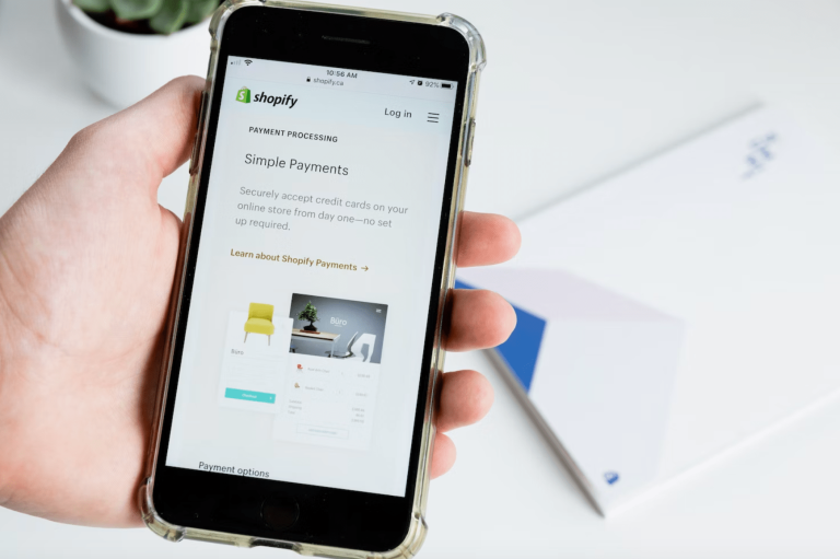 “Shopify” plāno atlaist 20% darbinieku un atteikties no loģistikas biznesa