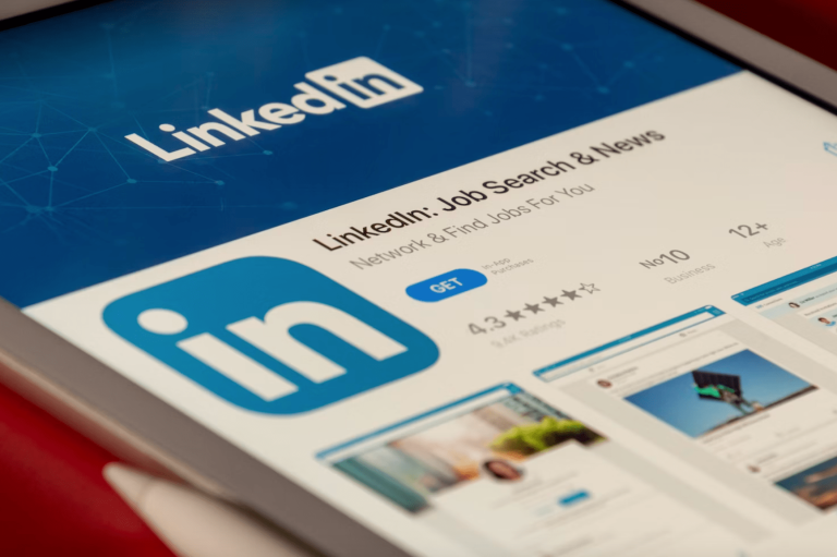 “LinkedIn” atlaiž 700 darbiniekus un slēdz savu darba meklēšanas lietotni Ķīnā