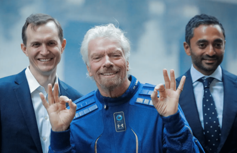 “Virgin Galactic” veiksmīgs pēdējais testa lidojums, jūnijā uzsāks kosmosa tūrisma biznesu