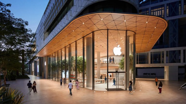 Apple uzsākusi komandas papildināšanu ar mākslīgā intelekta speciālistiem
