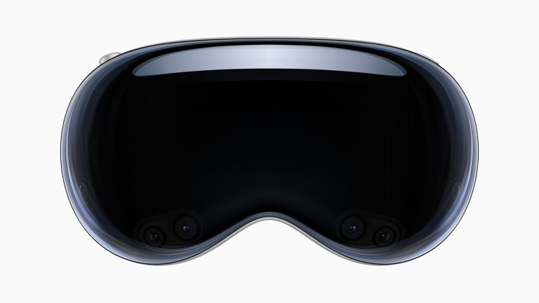 Apple izziņo paplašinātās realitātes brilles Vision Pro, kā arī citus programmatūras jaunumus