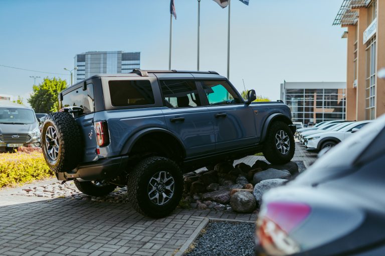Ikoniskais apvidus auto Ford Bronco Eiropā tiks piedāvāts ierobežotā daudzumā
