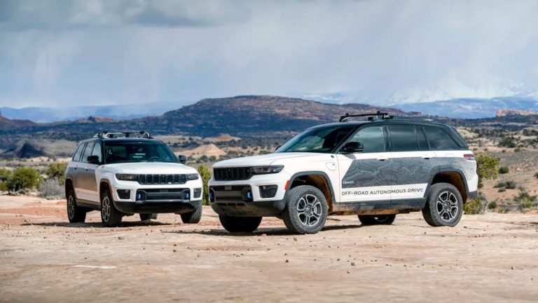 Jeep attīsta tehnoloģijas, kas mašīnām ļauj autonomi braukt bezceļu apstākļos