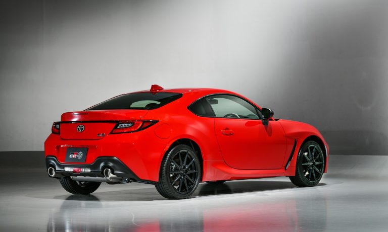 Toyota: Sporta auto jābūt ar benzīna dzinēju