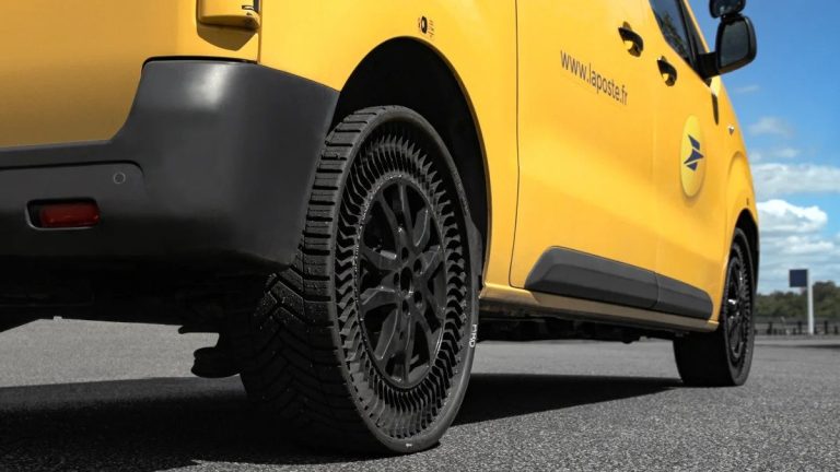 Francijas pasts uzsācis testēt Michelin bezgaisa riepas savā piegādes autoparkā