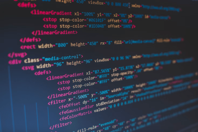 “Meta” izlaidusi koda ģenerēšanas un rediģēšanas rīku “Code Llama”